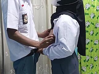 Student celebrates graduation with boyfriend