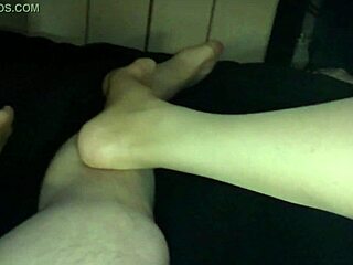 MILF in Nylon Pantyhose Dates Me!