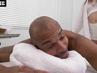 Scarlett Hampton Delivers Special Nuru Massage To VIP!