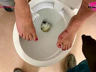 Mature british ladies give footjobs to huge cocks