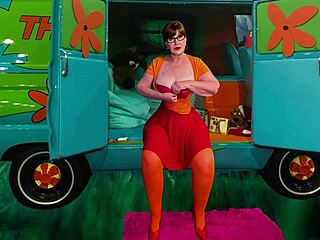 Granny Velma Dinkley Gives Studious Cocksucking In Gumshoe Costume