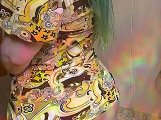 joan day in see through leggings flaunting her curvy figure