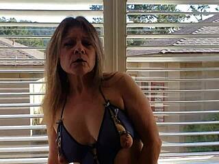 What she wants in mature milf anal and squirting session 😍