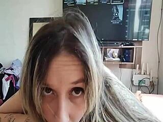 Petite babe gives morning blowjob with creampie finish