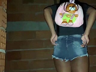 public latina offers ass in outdoor brazilian amateur scene