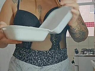 Oh wow, this exhibitionist pussy flashes wildly! Who's loving my safado milk sucking skills?