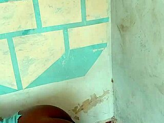 Watch Sexiest Ebony Crazybitch From Ghana In Solo Softcore Action