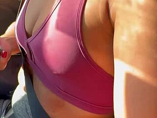 Blonde amateur with big ass gets orgasm from latina licking her pussy.