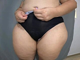 i shake my fat ass and spread huge pussy lips in homemade sensual show as curvy latina milf