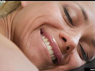 hey veronica leal, are you horny for that deep anal massage?