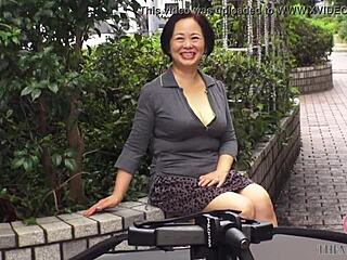 Specific forty-year-old housewife Akiko Nishina debuts riding cowgirl and taking creampie cumshot in Japanese milf oral scene