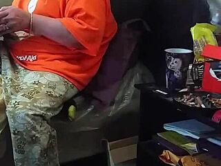 Raw fat stepmom flashes milf ass at monster big black cock