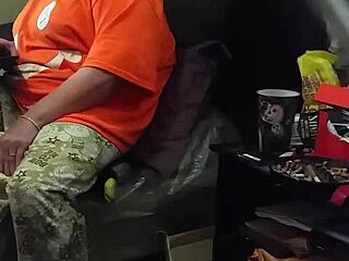 Raw fat stepmom flashes milf ass at monster big black cock