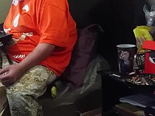 Raw fat stepmom flashes milf ass at monster big black cock