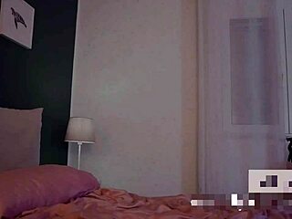 Jana Enjoys Detailed Webcam Session on Rich Saturday with Engaging Close-Up Moments and Relaxed Vibes