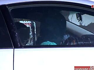 توينكس ألمان صغار يقبلون ويزنون شرجياً لأول مرة