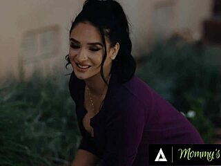 Vil du DP den varme stedmor Sheena Ryder med mig?