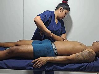 تدليك مريح لرجل ساخن يثيرني كثيرا الجزء 2 رؤيته نصف عاري