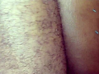 abuela africana gime por coño dolorido.