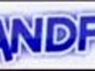 Komm in mich rein bei rohem öffentlichen Toilette-Creampie