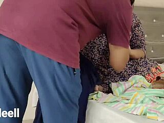 Хей, мога ли да продължавам да проблясвам тесните дупки на заварената ми майка?