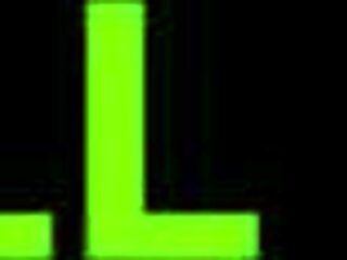 Heldige varme 18+ deler DJ stor pik i deepthroat threesome