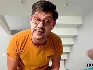 ว้าว! ดูเขาตีควยเพื่อนรักฉันเพื่อเงิน!