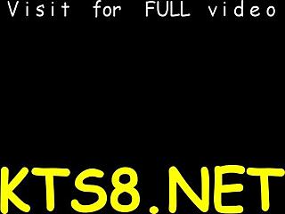 Sydämeni hakkaa nähdessäni ison shemale-perseen paukutettavan valtavalla kyrvällä