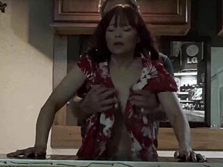 Japansk latina milf får creampie på bardisk