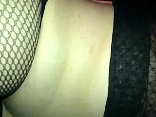 Εύκολα λεφτά αναλ γαμήσι από πίσω με γέρο σε κοντινή λήψη