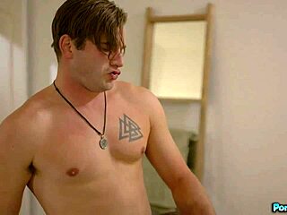 Nathan Bronson défonce sa belle-mère voluptueuse Syren De Mer ! 🔥