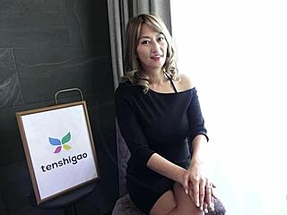 Bos aku yang liar nak kongsi ranjang panas dalam pepek dia!