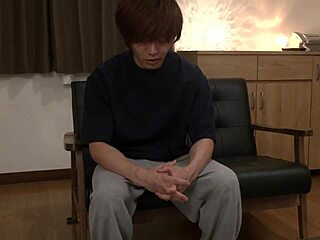 天哪！成熟亚洲人三川由香里吸鸡巴并在内射在狂野场景中！