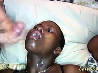 Femei Grase Africane în Orgie Sălbatică de Triplu în Aer Liber