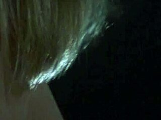 Sharon Stone se svléká nahoře v Sliver 1993 retro scéně