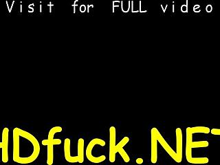 Hell Yeah! Stijlvolle babe rijdt sappige monster lul hard!