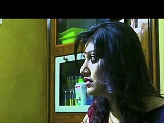 इंडियन भाभी सीक्रेट अफेयर में चीट करती है