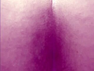 كاميرا مخفية! ميلف بيروفية ناضجة تبول في حمام فندق ليما!