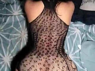 pero que hermoso culo tiene esa morena!