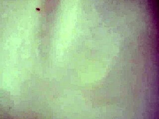 Amateur sex with hot 18-year-old babe in pussy