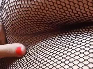 greta la una rete per una bella signora matura