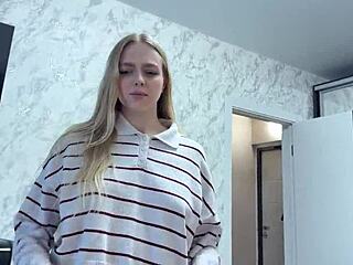 Divorced stranger trades sex for a shiny new iphone. Crazy deal!