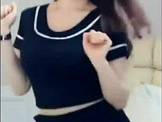 hey chi danny babe dancing sexy on webcam 😍