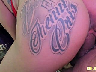 Daddy teaches her perfect handjob in POV 😏