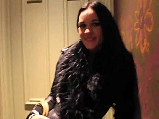 British Girl Pisses at Construction Site, Flashes Tits Walking! 😲