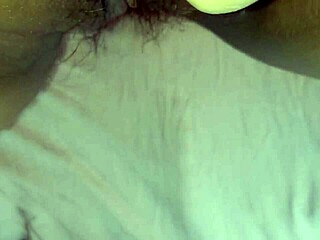 that hairy pussy looks so horny