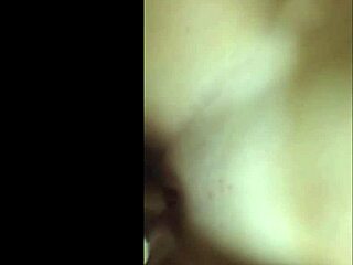 Wow, squirting teen 18+ reaches orgasm in homemade shag!