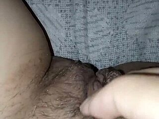 Flash fica e slip neri reveals quick glimpses