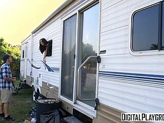 carolina sweets gets anal booty call