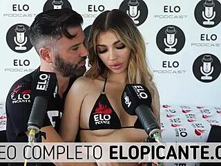 Elo Podcast Le Pega Con La Paleta A Veve Valencia.